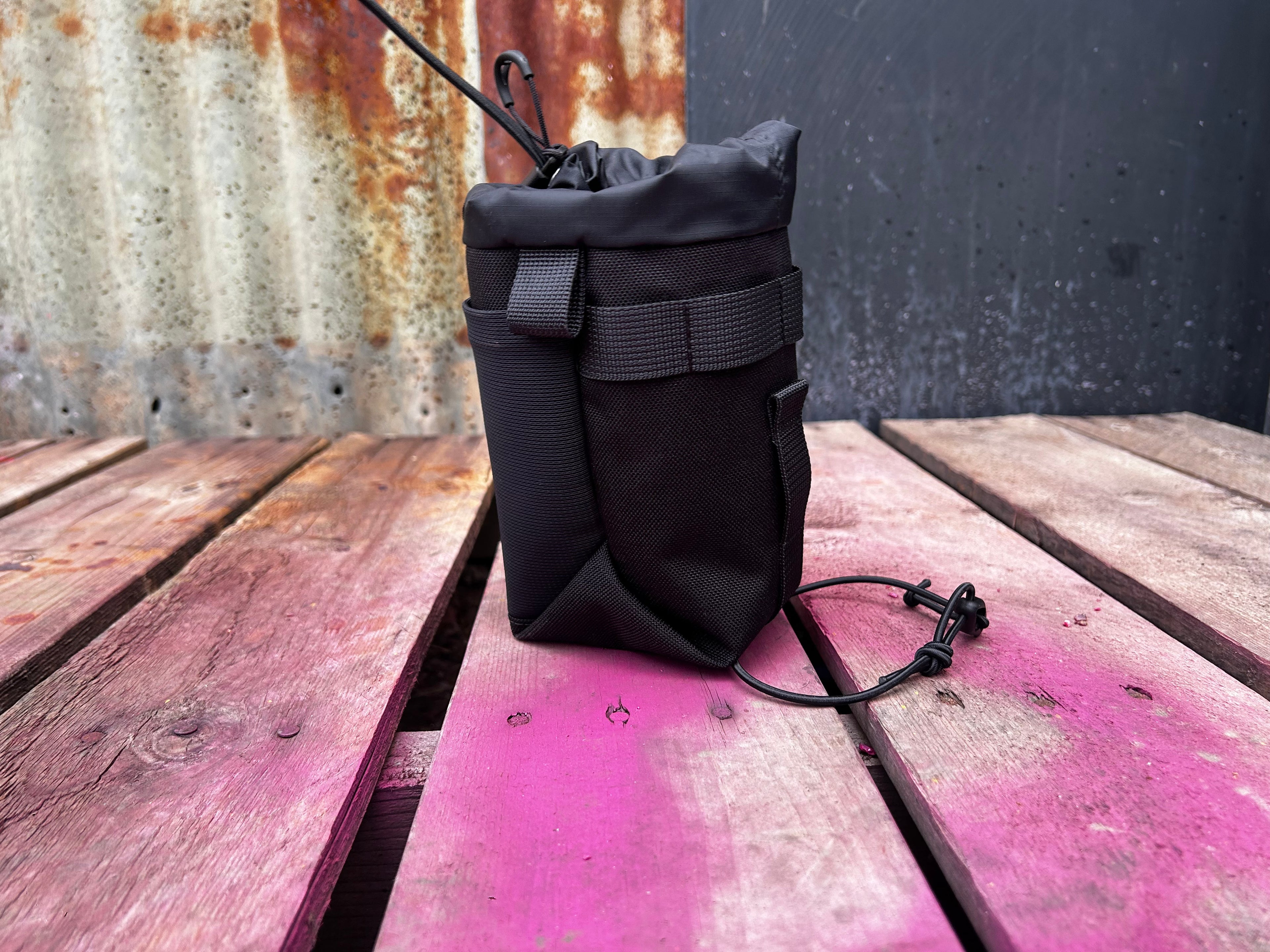 Cloudy stem feed bag