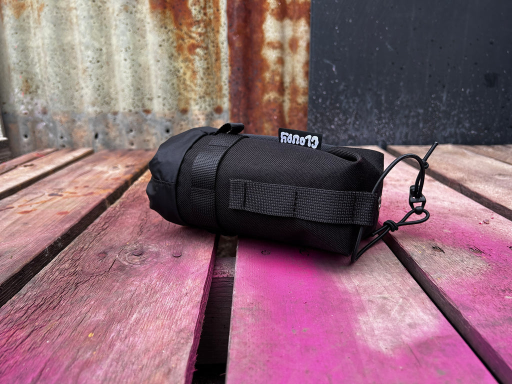 Cloudy stem feed bag