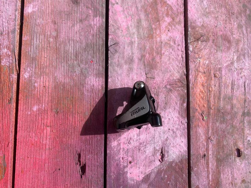 Sram Rival flat mount brake